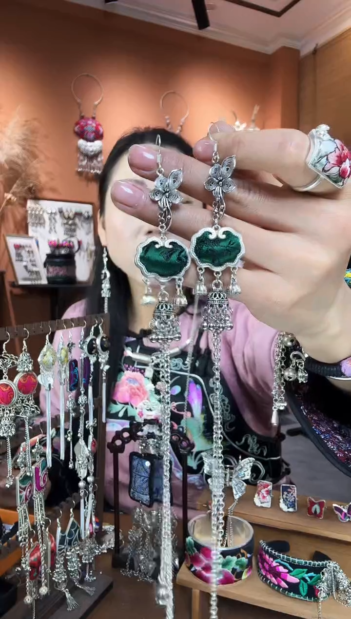 【闪购商品】刺绣纯手工民族风耳环