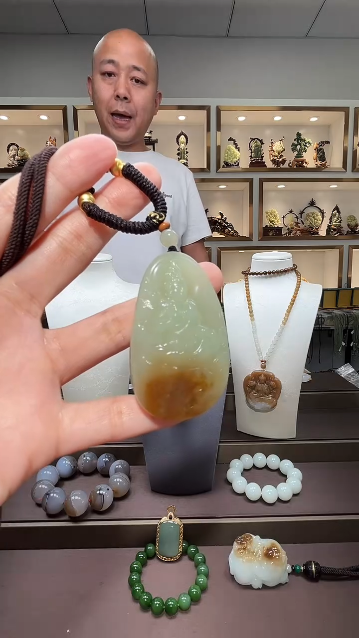 和田玉未镶嵌颈饰苏