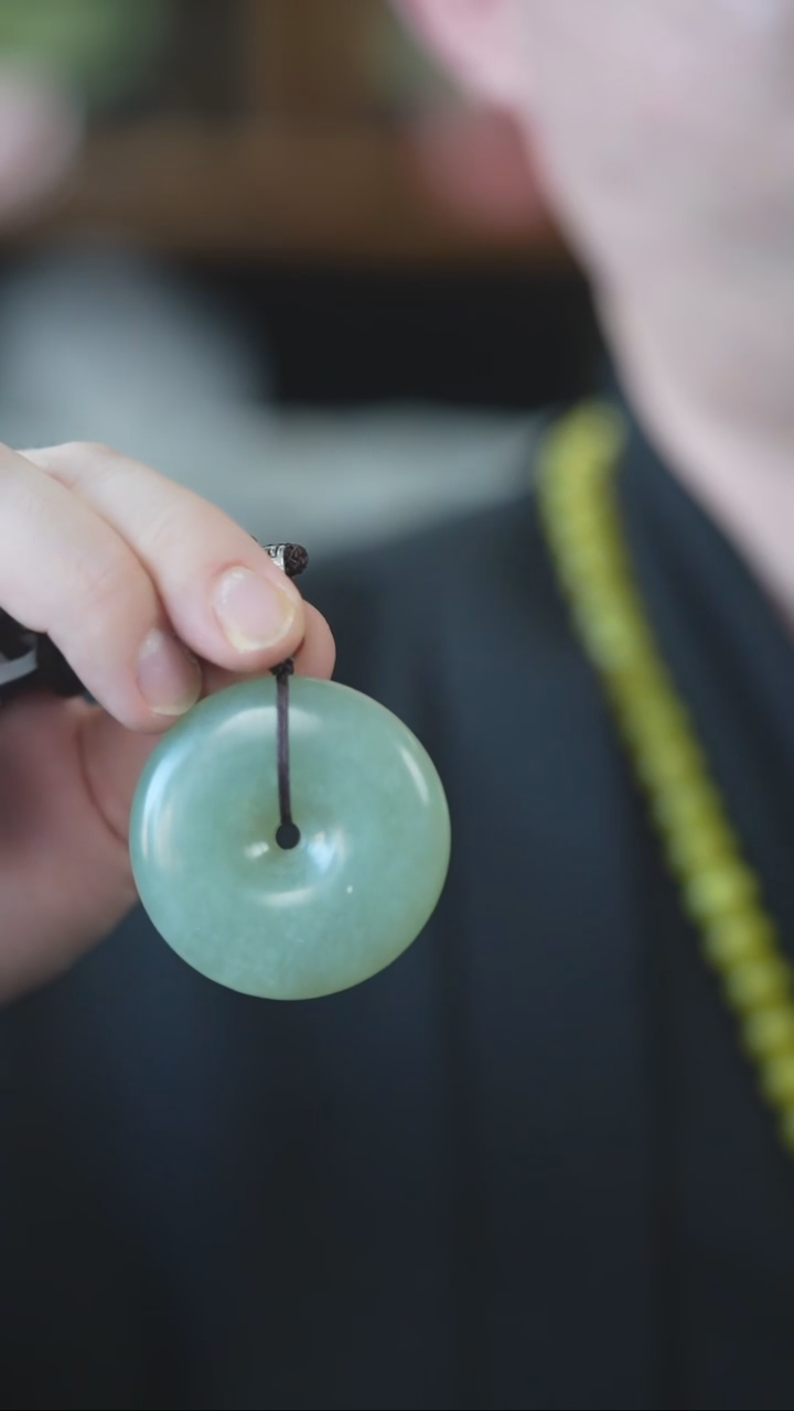 未镶嵌岫玉颈饰平安扣