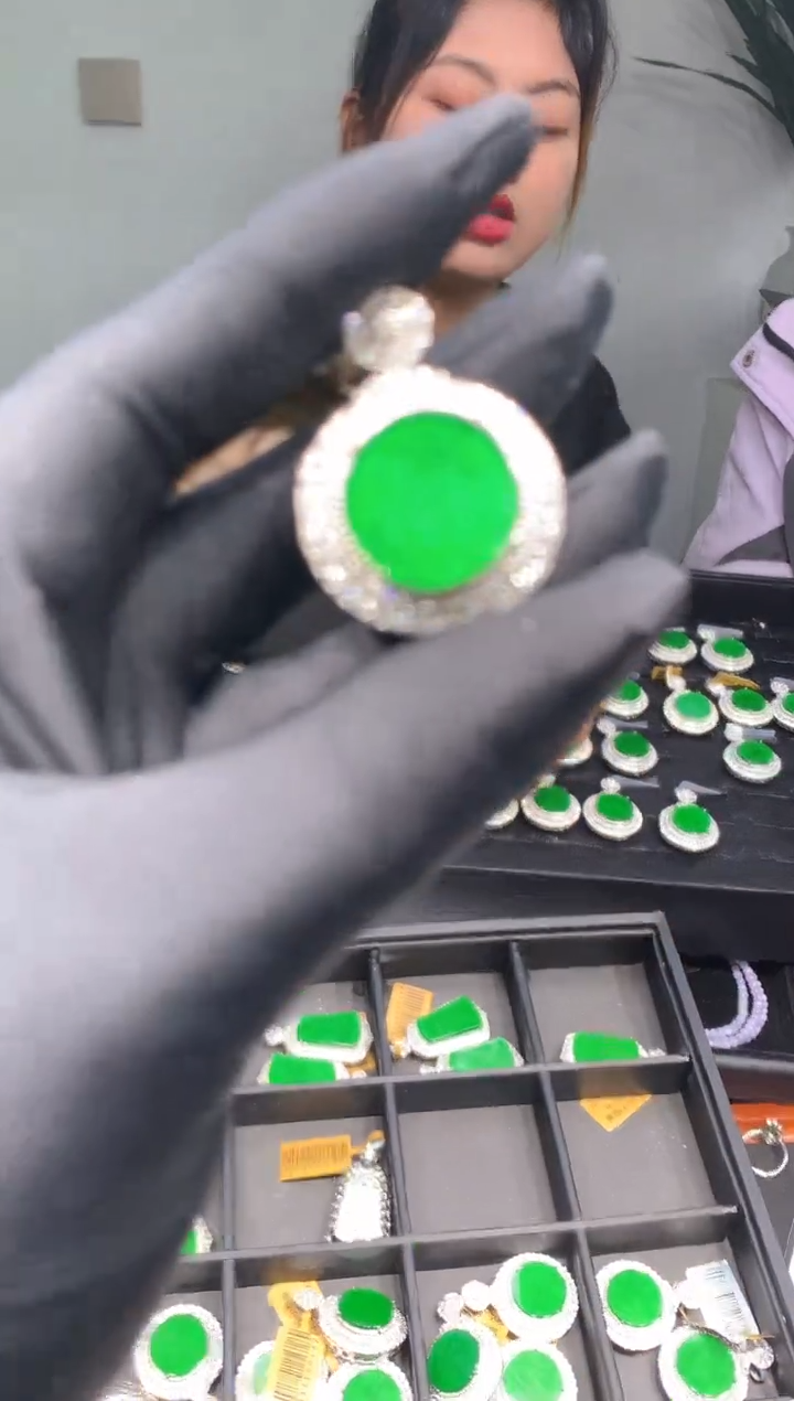 【闪购商品】定制翡翠未镶嵌38定制翡翠-多样性发货（发其一）