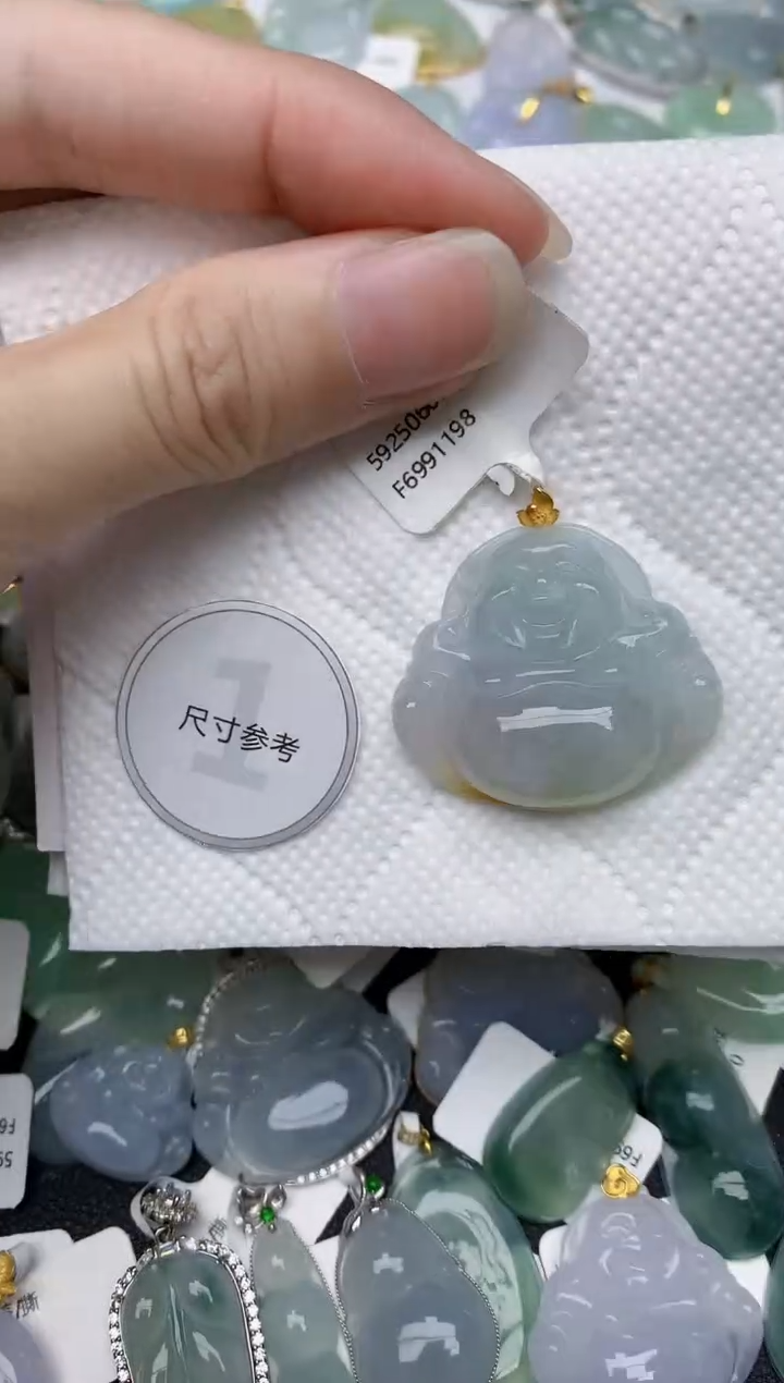 翡翠18K金镶嵌颈饰天然A货翡翠