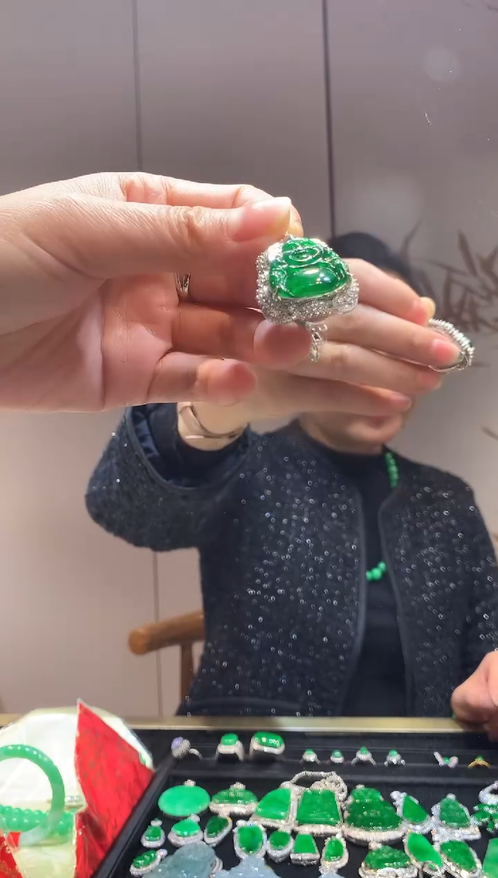 【闪购商品】翡翠吊坠(不含链)18K金镶嵌佛公 