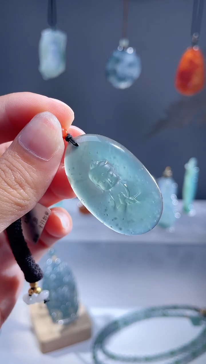 翡翠未镶嵌颈饰宝宝佛