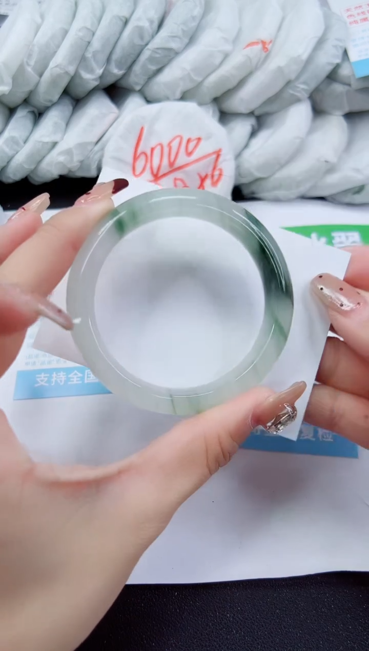 【闪购商品】石英质玉手镯未镶嵌25