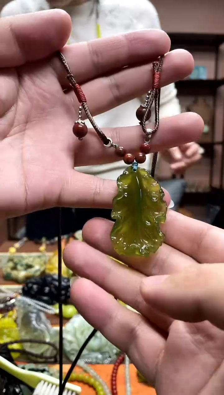 未镶嵌岫玉吊坠·