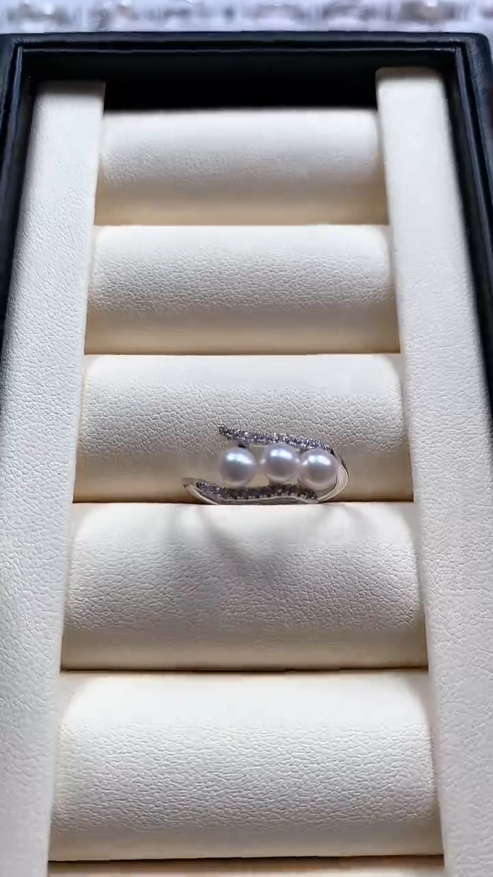 【闪购商品】海水珍珠戒指银S925镶嵌海水珍珠开口戒三珠带钻款