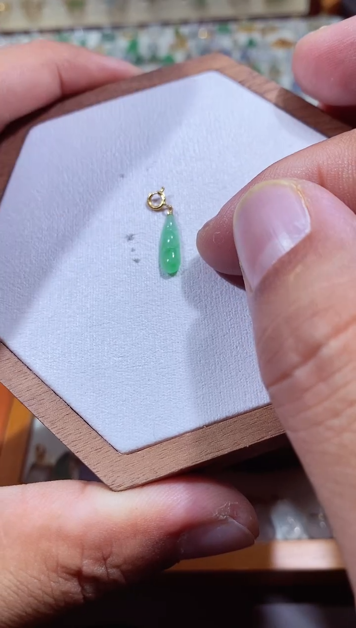 吊坠(不含链)18K金镶嵌翡翠111111