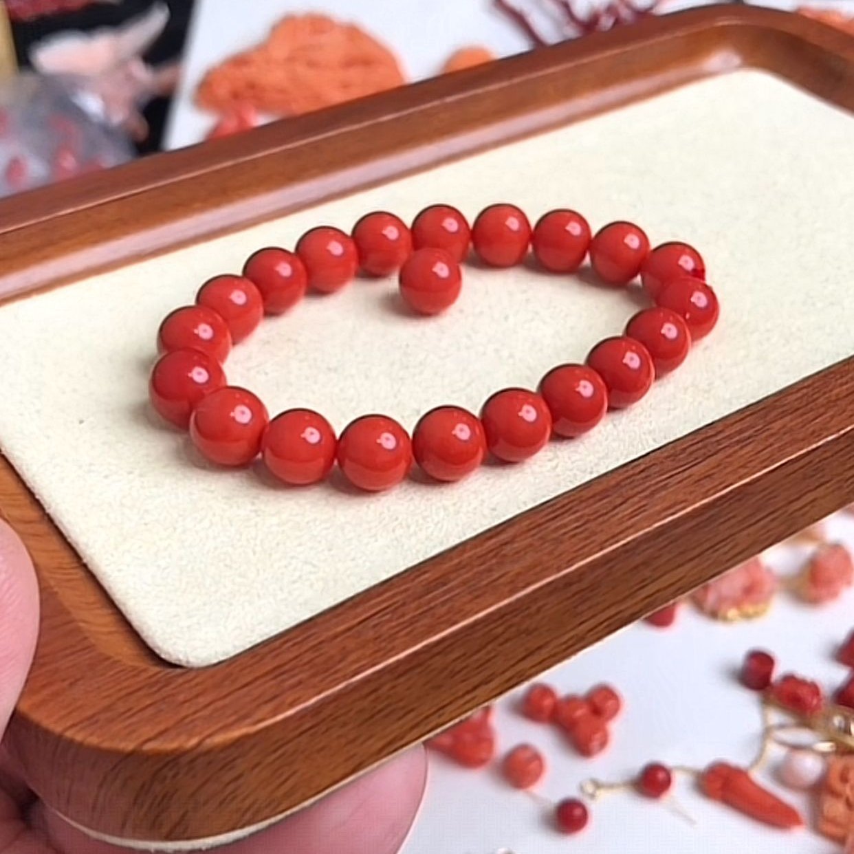 科西卡珊瑚圆珠手串（单颗穿串上-共21颗）