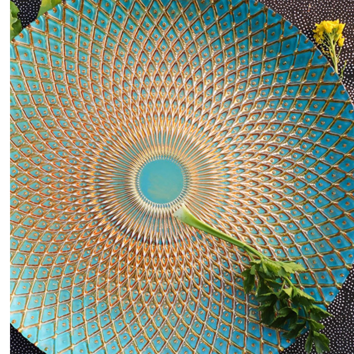 轻奢孔雀纹玻璃盘家用水果盘浮雕糖果盘客厅茶几装饰毛巾盘喜宴盘