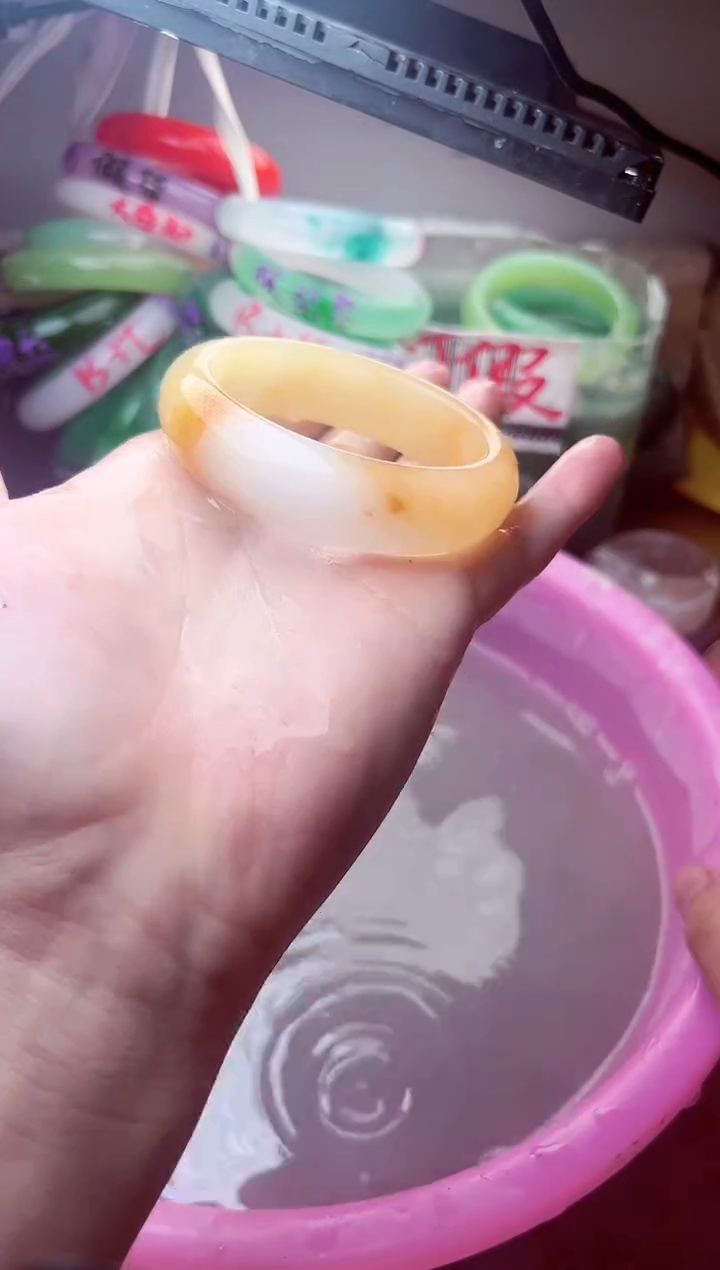 石英质玉手镯未镶嵌2222