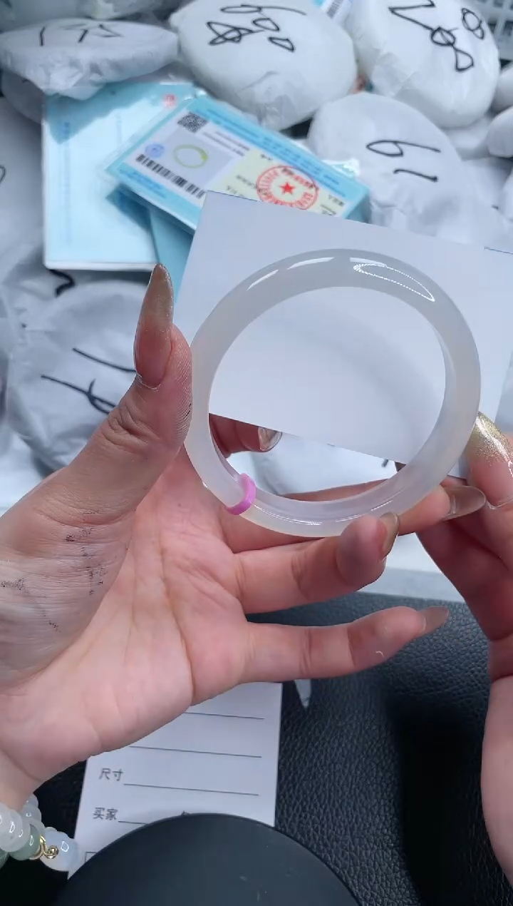 【闪购商品】石英质玉手镯未镶嵌19S229-59