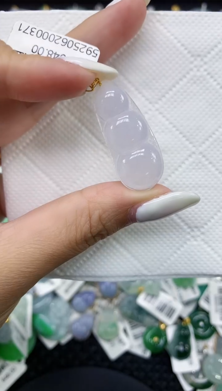 颈饰18K金镶嵌翡翠11111111111