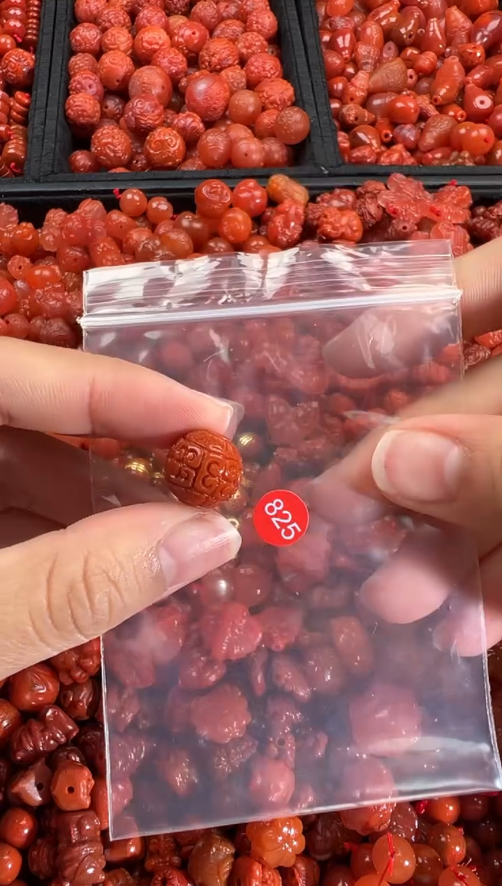 【闪购商品】南红玛瑙颈饰未镶嵌1