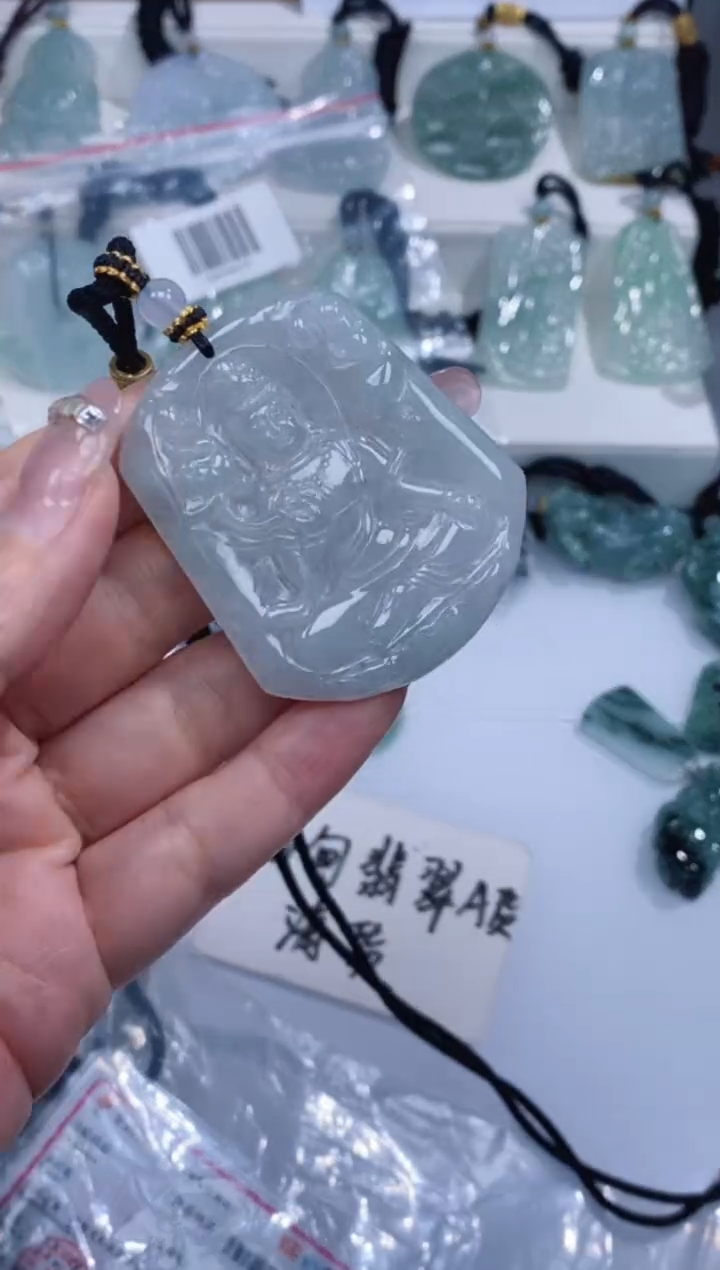 颈饰未镶嵌翡翠吊坠