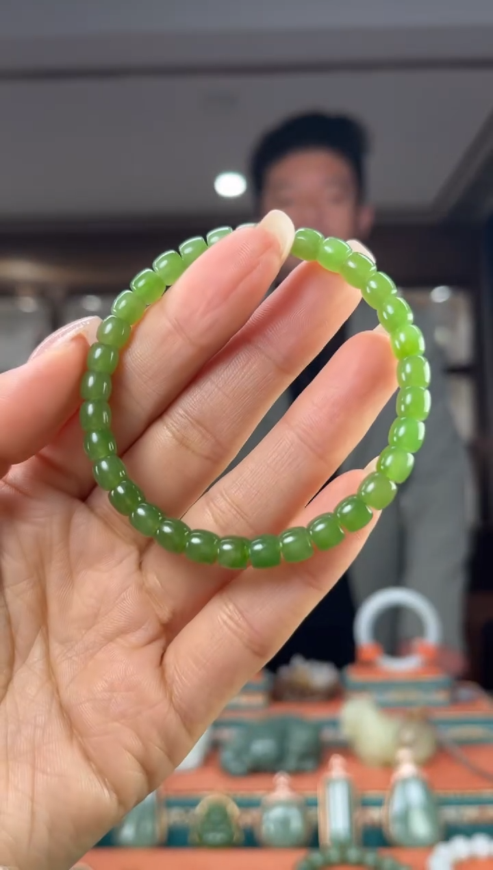 颈饰未镶嵌和田玉佩佩6mm左右