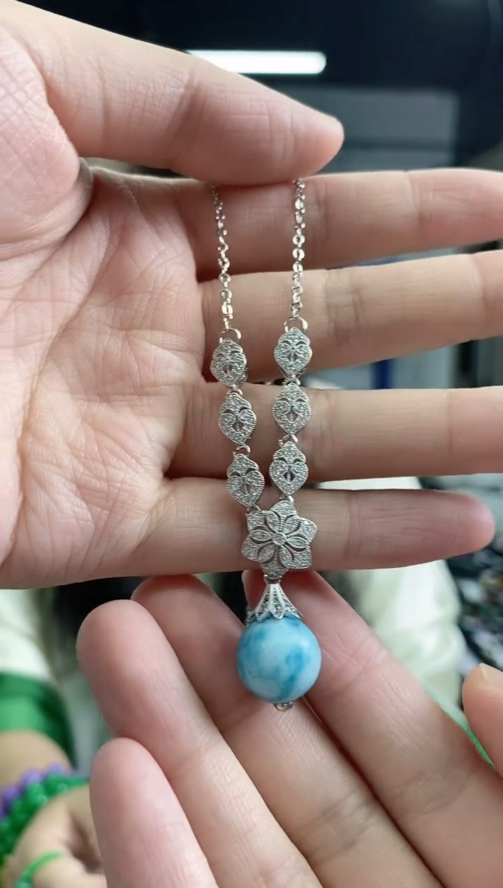 针钠钙石（海纹石）未镶嵌颈饰多样性发其一颜色微差