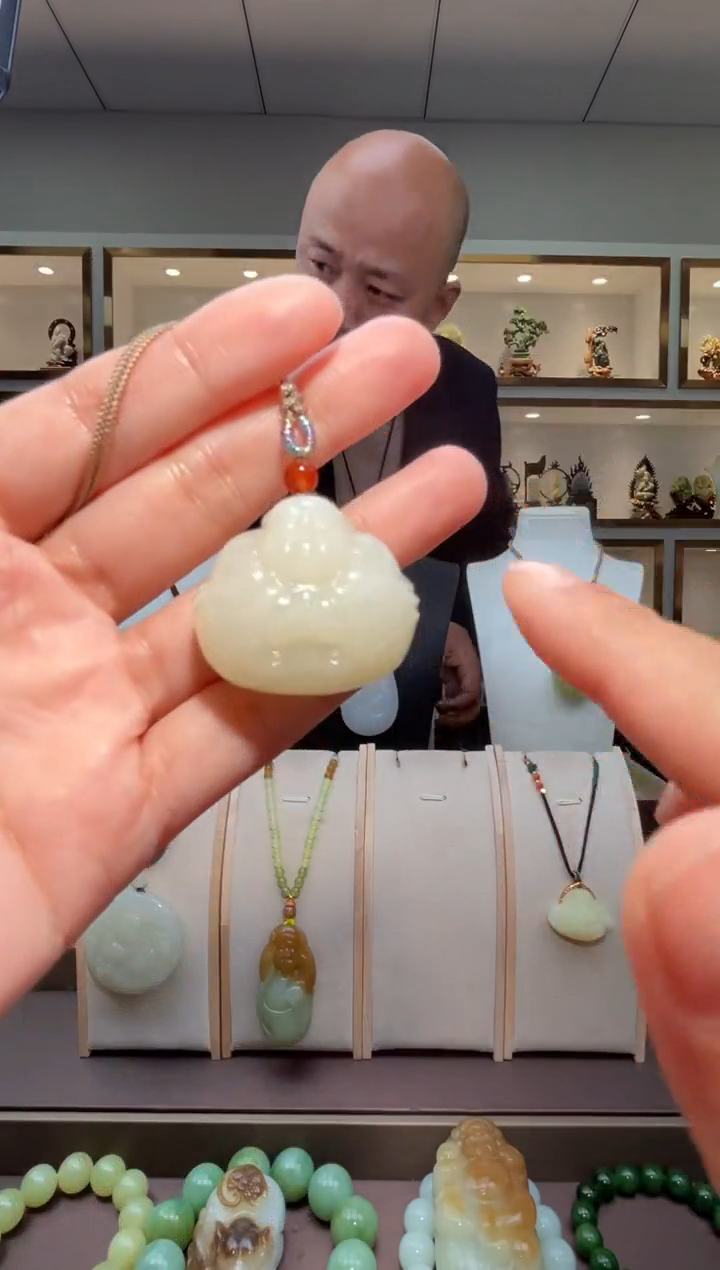 颈饰未镶嵌和田玉苏