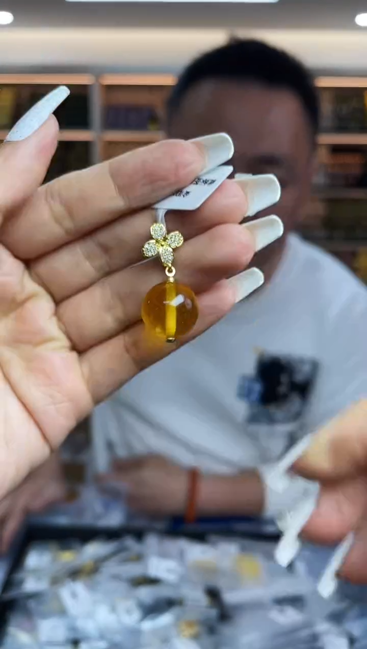 【闪购商品】金珀裸石未镶嵌多样性发一件