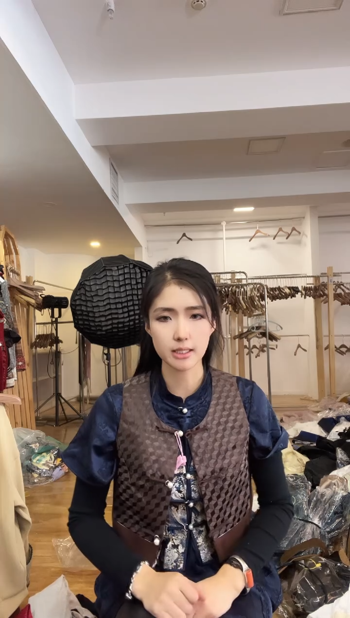 马甲 M码    105斤以里