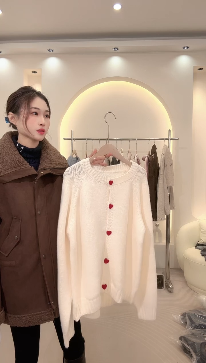 小爱心毛衣一件均码