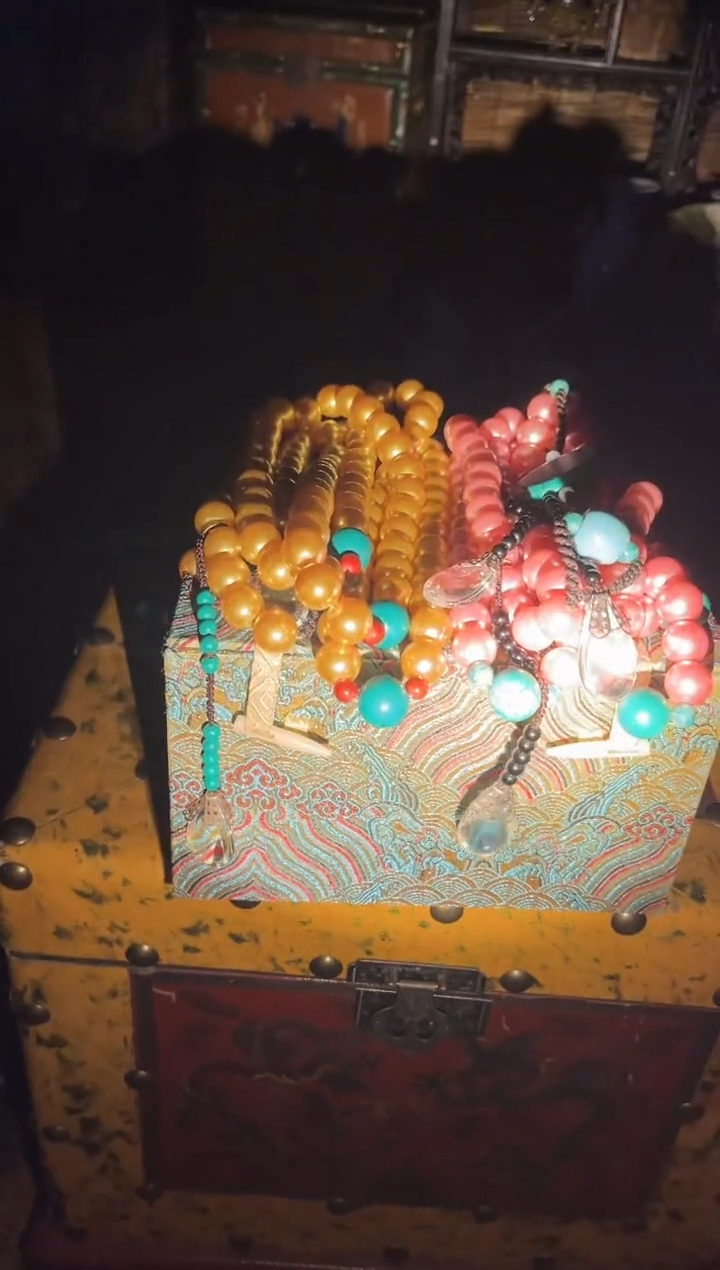 【闪购商品】【闪购商品】朝珠项链两个带盒