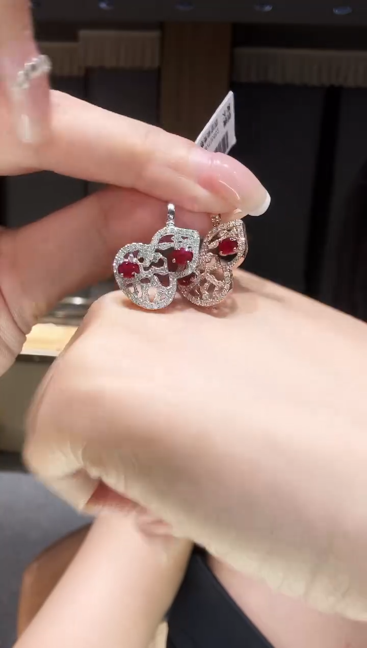 吊坠（不含链）18K金镶嵌钻石葫芦