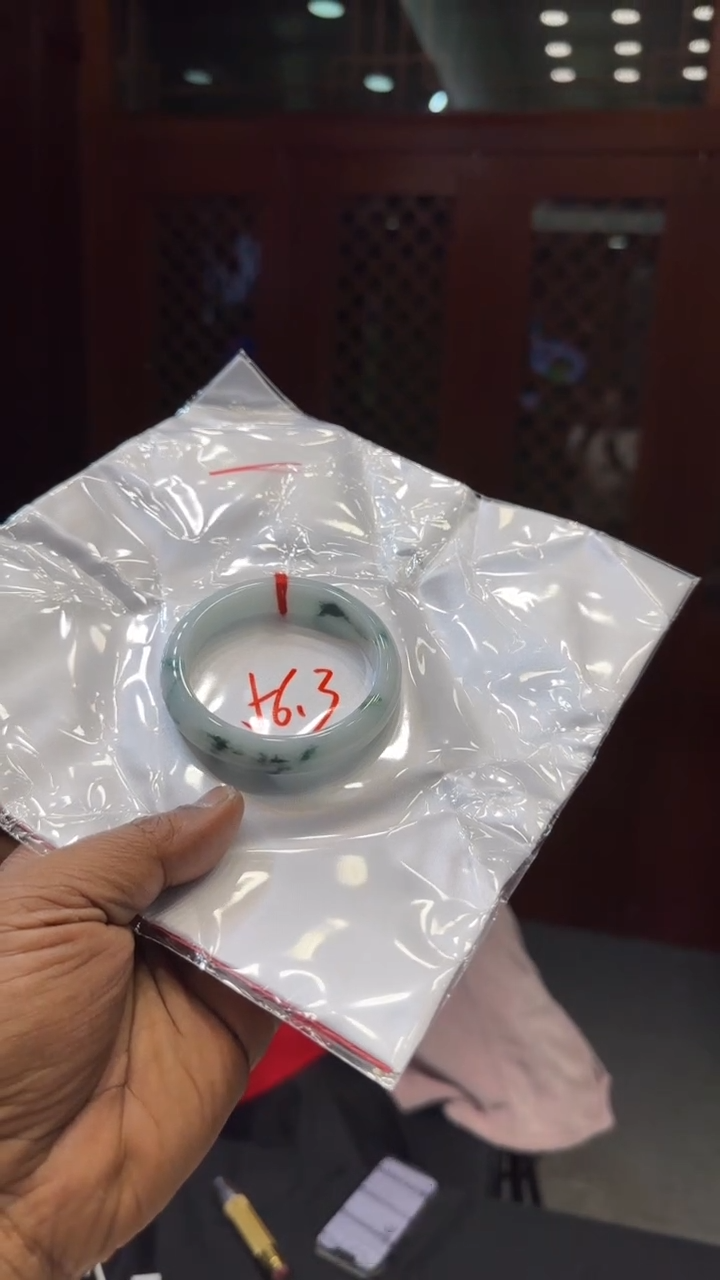 【闪购商品】翡翠手镯未镶嵌手镯微瑕
