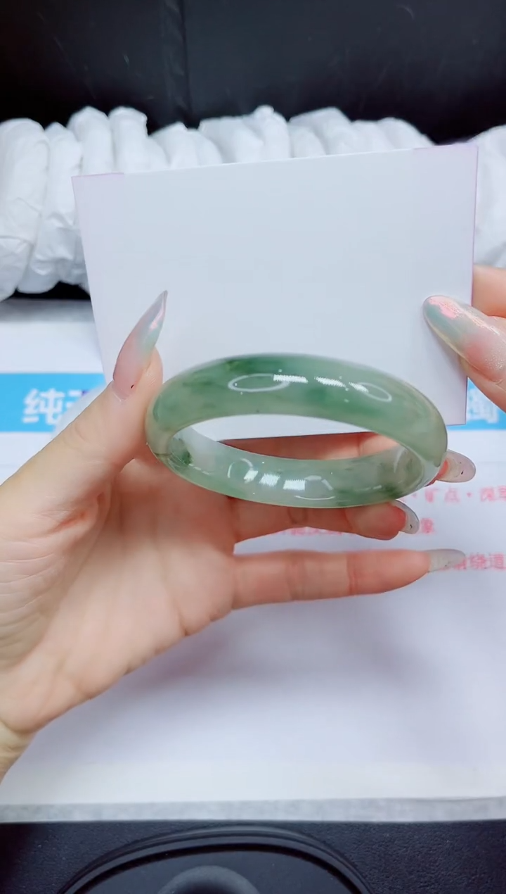 石英质玉手镯未镶嵌33.