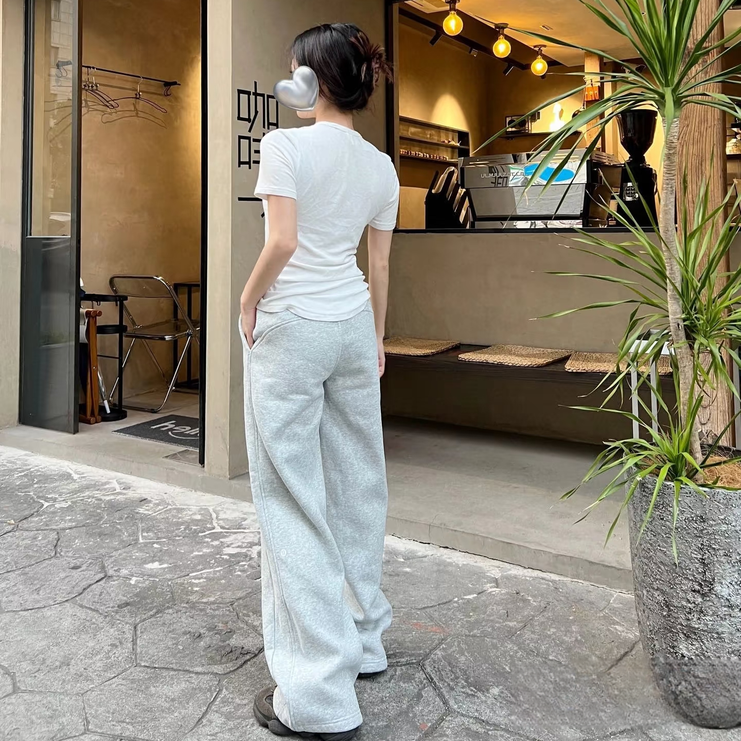 女士显瘦薄绒百搭直筒阔腿裤