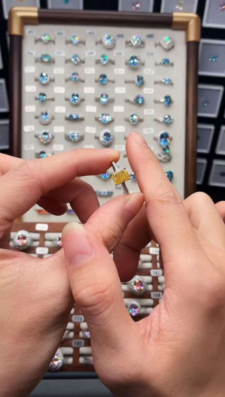 戒指彩色蓝宝石银S925镶嵌1888