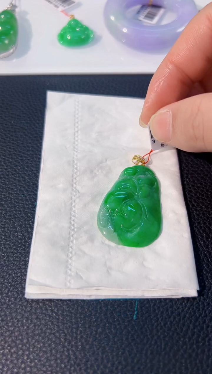 颈饰18K金镶嵌翡翠 缅料A货/支持复检/一件