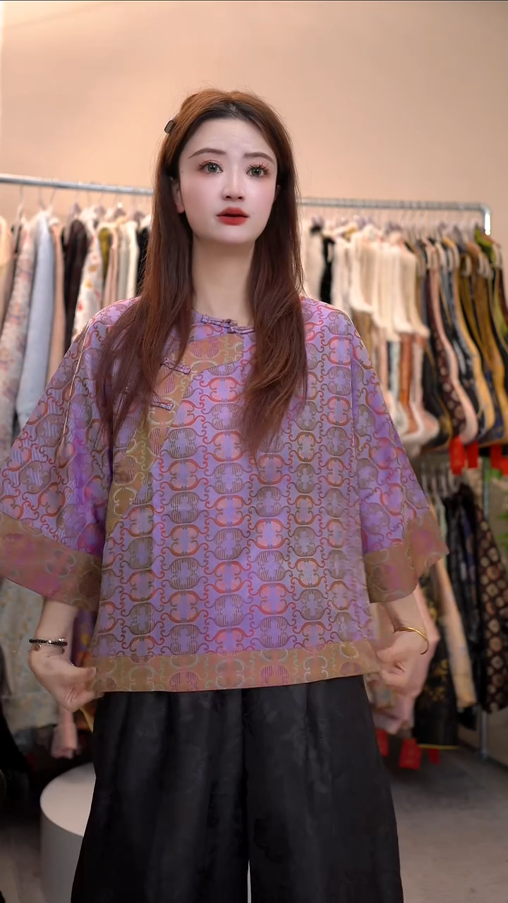  蜀锦太太服化蝶  