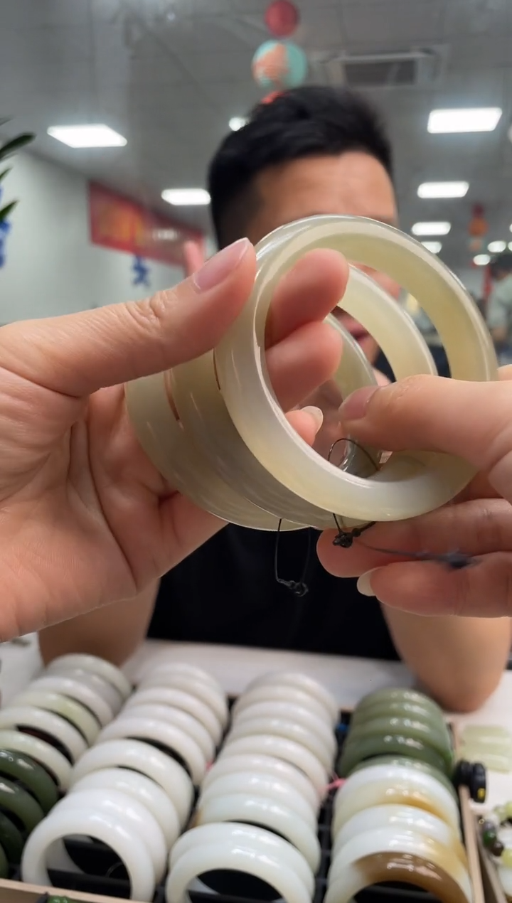 和田玉手镯未镶嵌紫藕手镯备注圈口随机一件