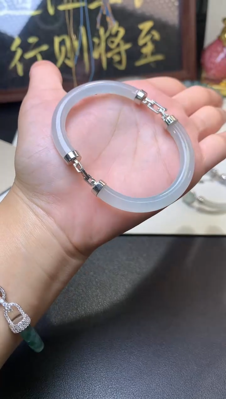 颈饰银S925镶嵌翡翠成品