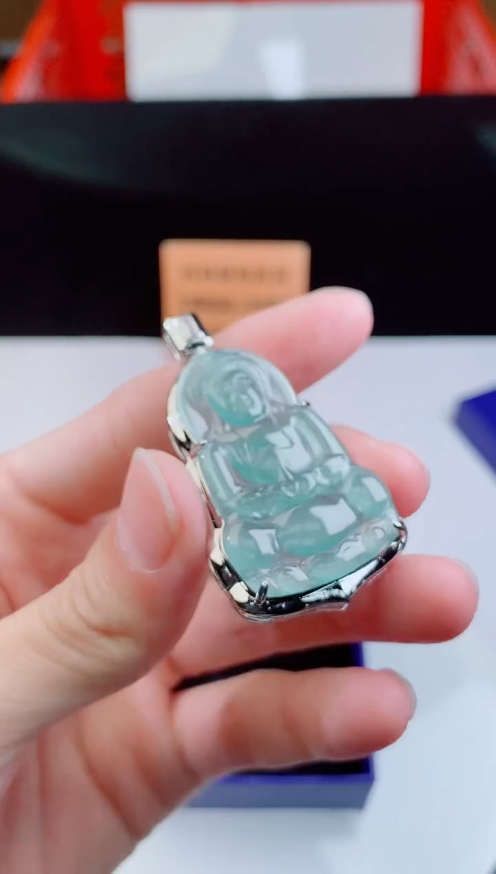 颈饰未镶嵌翡翠    ·