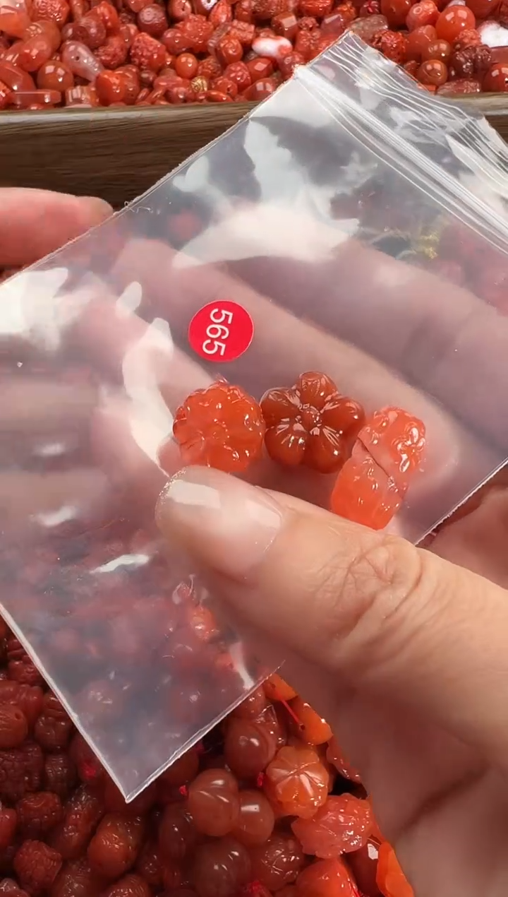 颈饰未镶嵌南红玛瑙1