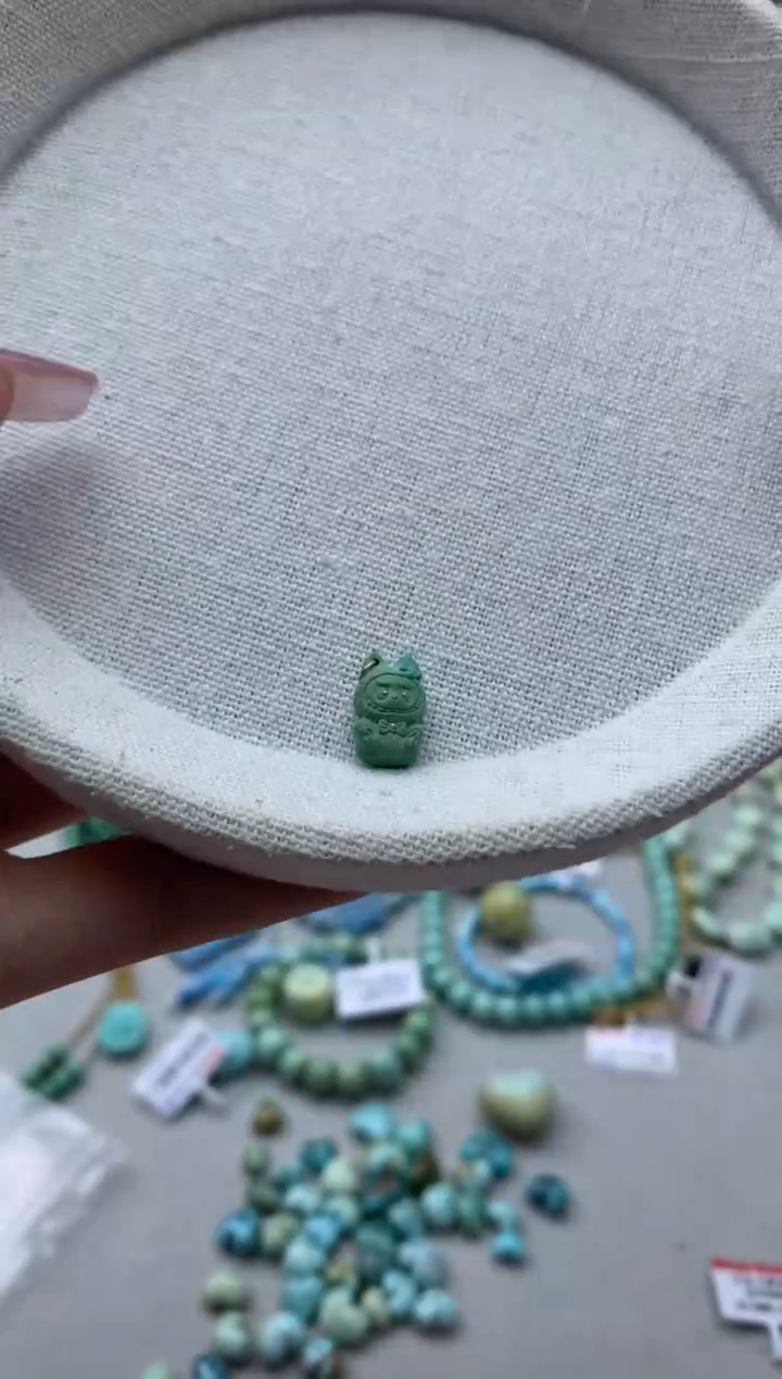 绿松石未镶嵌雕刻Q30