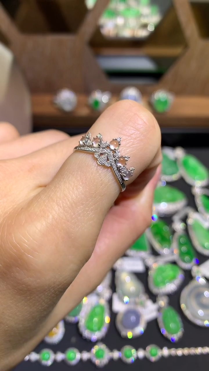 【闪购商品】翡翠吊坠(不含链)18K金镶嵌戒指