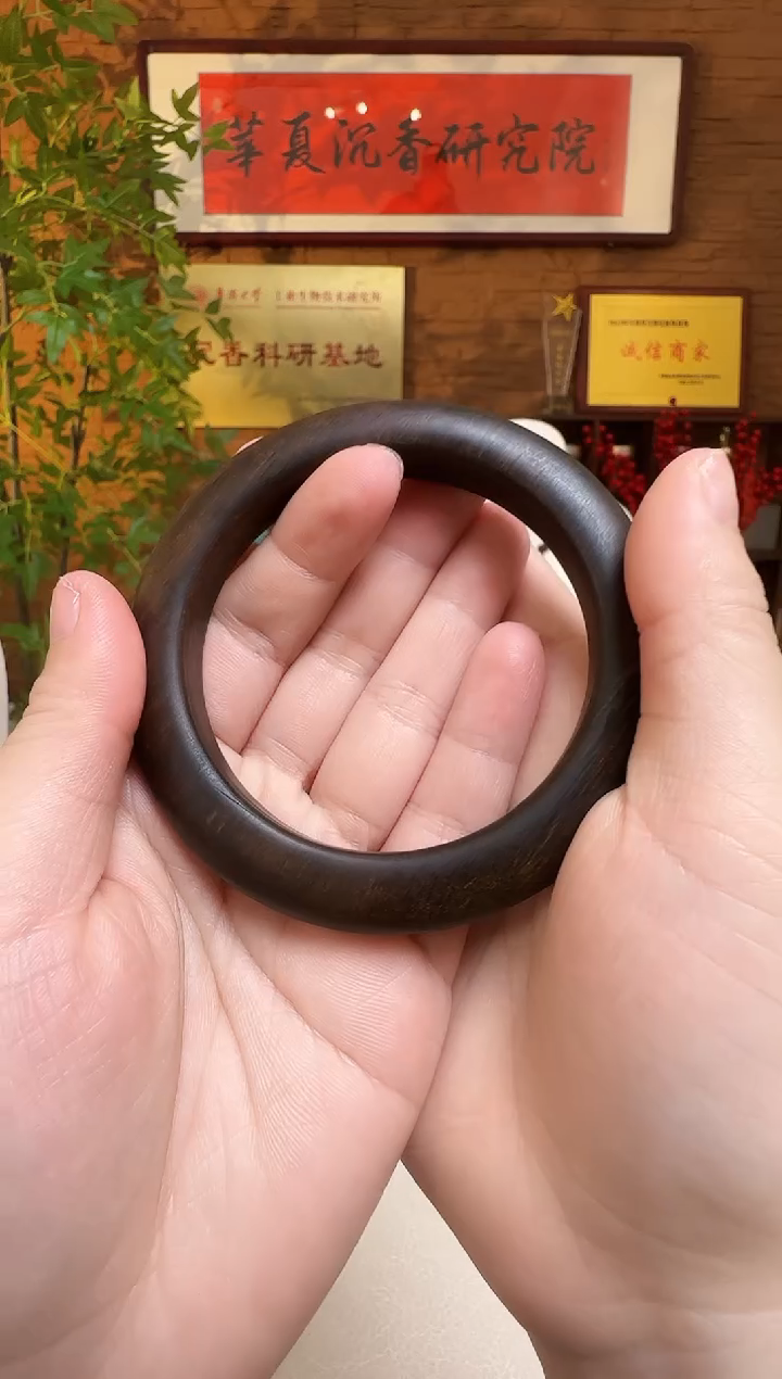 【闪购商品】沉香木手串越南白棋玉化沉水雷击留疤手镯（平59）