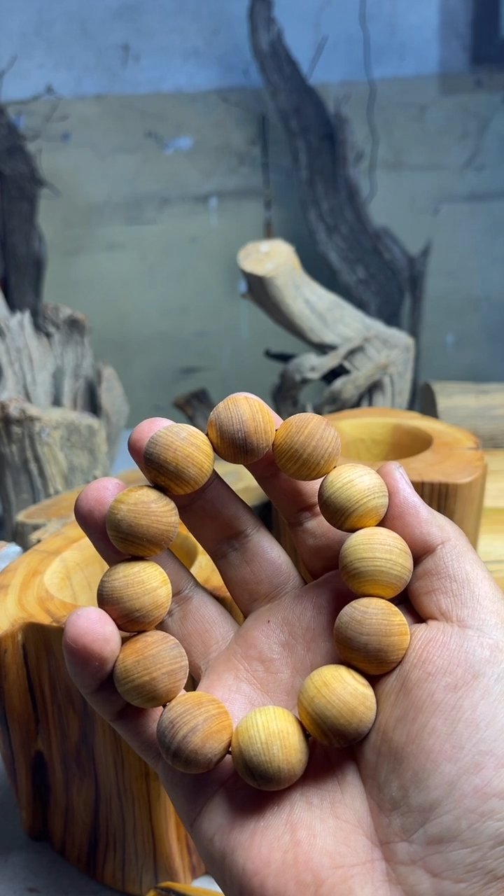 柏木（崖柏）安***下2.0毛串。。