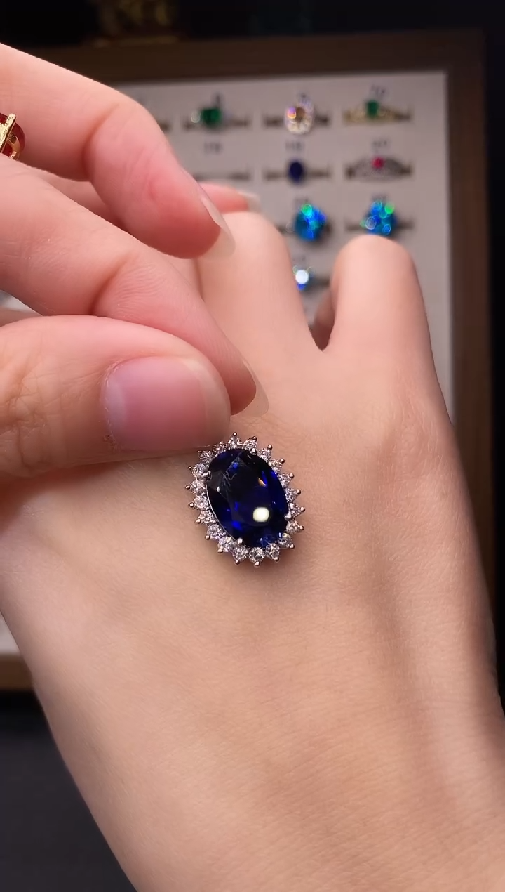 5克拉海蓝宝石（处理）欧美风戒指