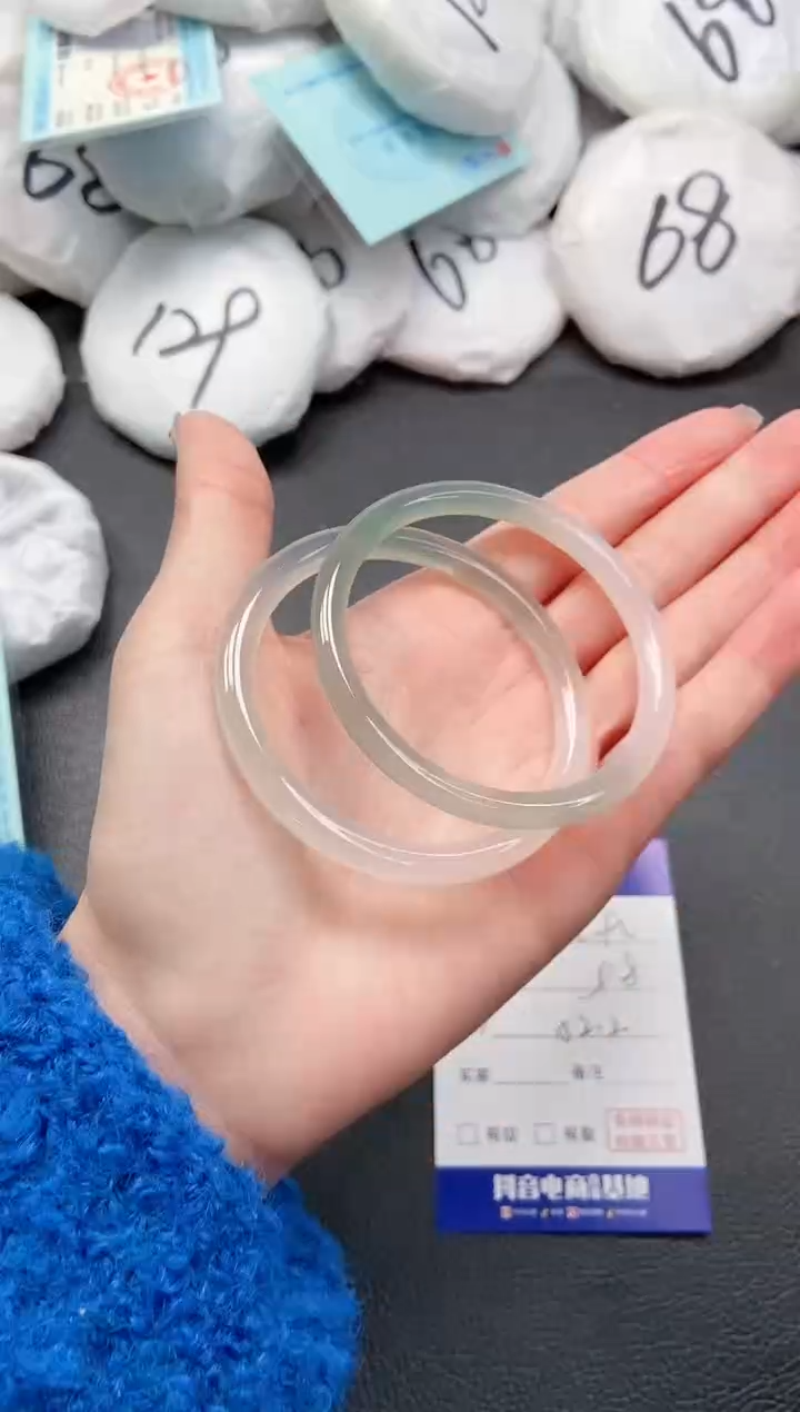 【闪购商品】石英质玉手镯未镶嵌 19L90-52