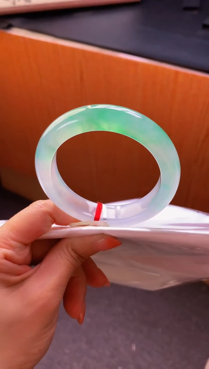 未镶嵌手镯翡翠- C137圈口54.8 全款110万 定金2万