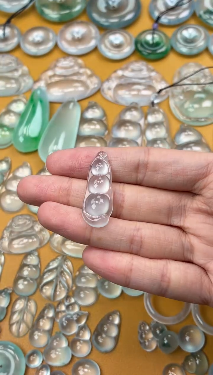 吊坠(不含链)未镶嵌翡翠35 豆子 31.5 12 5.1