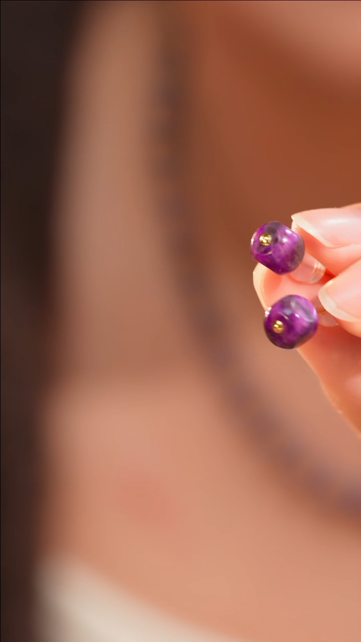 【闪购商品】苏纪石（舒俱来）耳钉未镶嵌红魔方18k耳钉