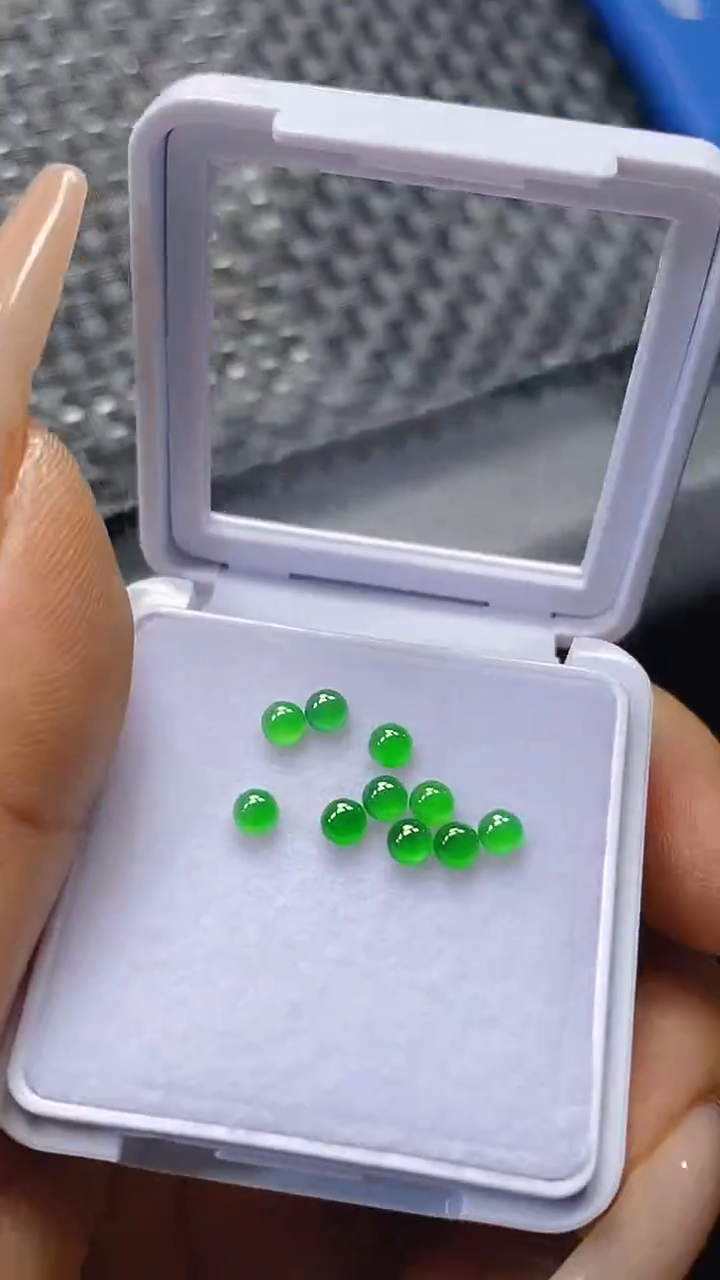 定制翡翠未镶嵌天然翡翠蛋面177