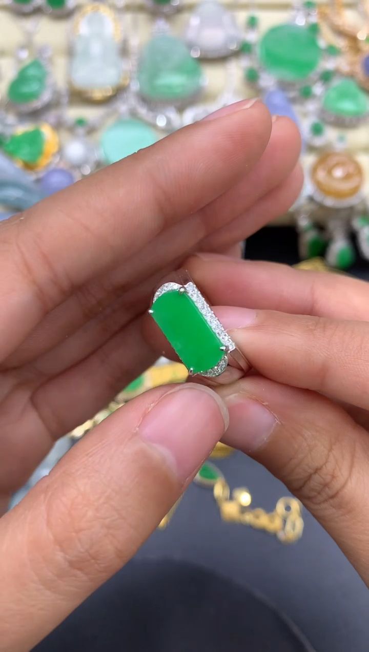 【闪购商品】翡翠戒指18K金镶嵌481-中国好珍宝