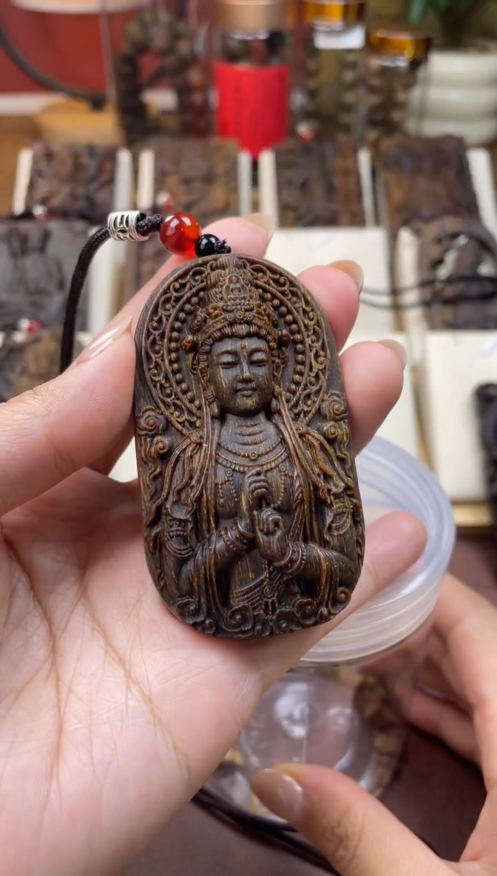 木木雕款芽庄 合十观音 7cm 送养香瓶