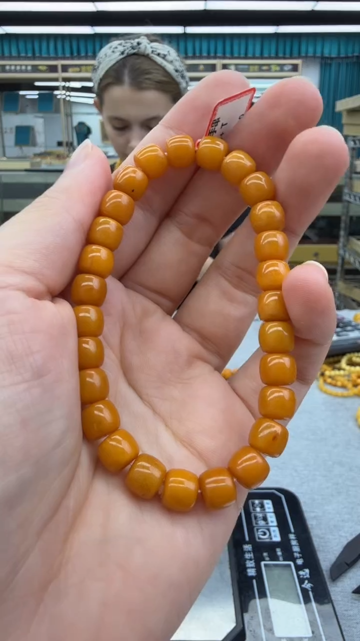 未镶嵌琥珀手链46秒拍号 假一罚三