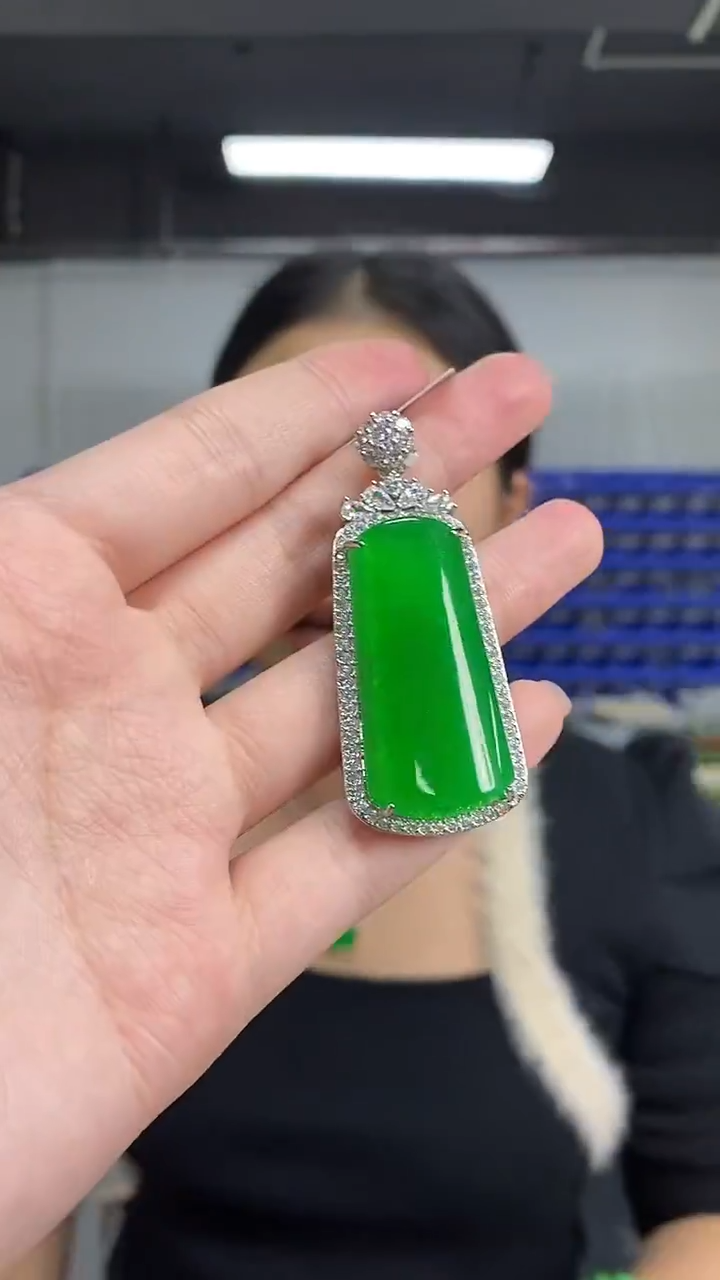 颈饰未镶嵌翡翠多样性发其一颜色微差